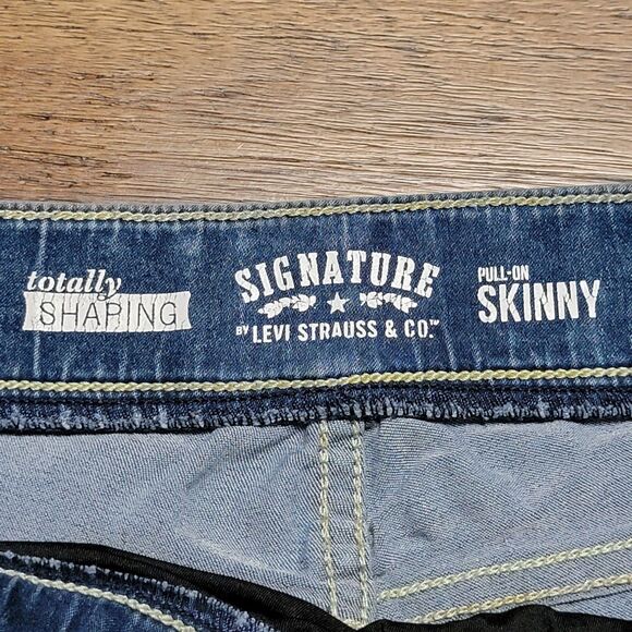 Levi Strauss Signature Pull-On Skinny Denim Jeans Totally Shaping - Size 32 X 30 - Picture 6 of 7